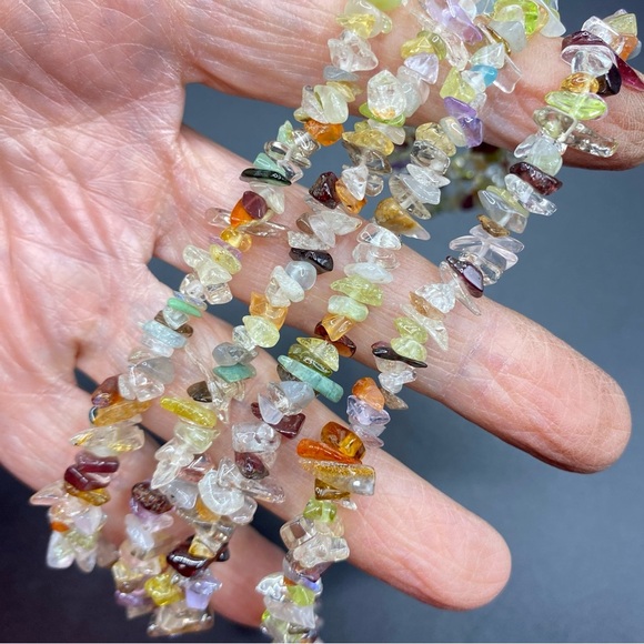 Natural Small Chips Boho Over-The-Head Style Necklace - Picture 4 of 7